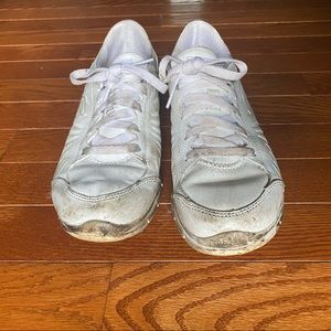 Hooters White Sketchers